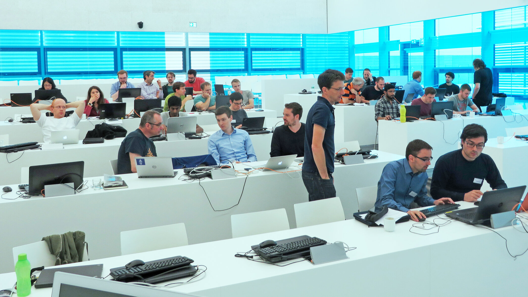 Photo of a user support workshop in the HLRS training facility.