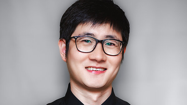 Portrait photo of Xiang Xu