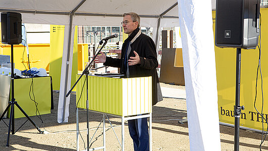 Prof. Middendorf auf dem Podium