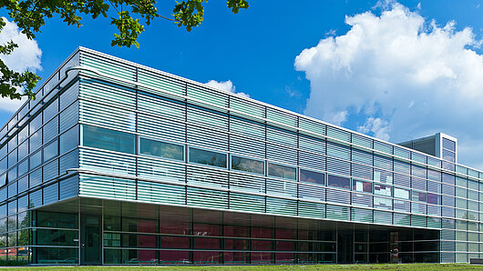 [Translate to Deutsch:] Photo of HLRS Building