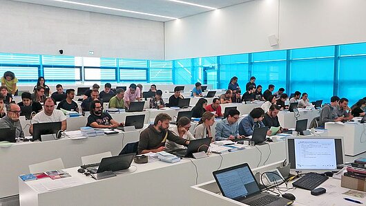 Photo of training course in HLRS auditorium.