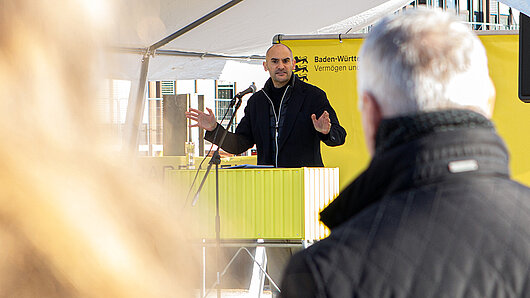 Danyal Bayaz auf dem Podium