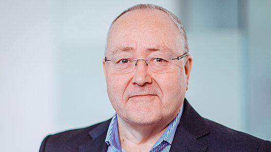 Portrait photo of Guy Lonsdale